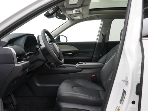 Used 2026 Toyota Grand Highlander AWD image 26