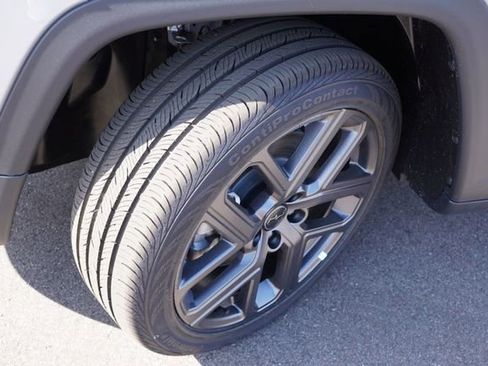 New 2026 Jeep Compass Limited image 9