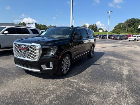 Used 2021 GMC Yukon XL Denali w/ Denali Ultimate Package AWD/4WD image 7