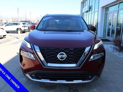 Used 2021 Nissan Rogue Platinum image 2