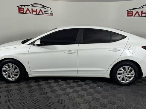 Used 2020 Hyundai Elantra SE w/ Cargo Package (C1) FWD image 3