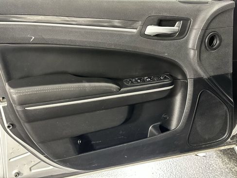 Used 2020 Chrysler 300 Touring w/ Sport Appearance Package image 29