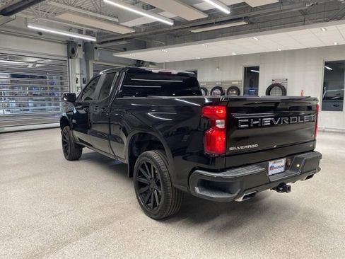 Used 2019 Chevrolet Silverado 1500 LT w/ Texas Edition image 11