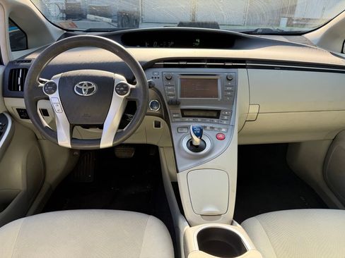Used 2015 Toyota Prius Two image 9