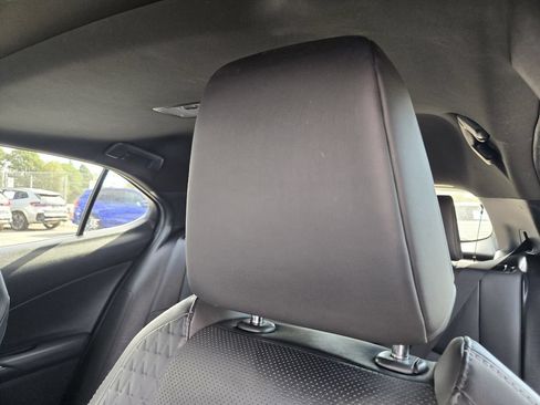 Used 2019 Lexus UX 200 w/ Premium Package FWD image 16