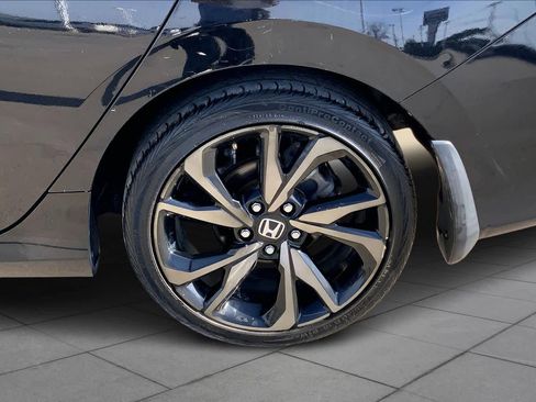Used 2019 Honda Civic Sport image 11