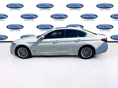 Used 2021 BMW 530i xDrive w/ Premium Package image 4