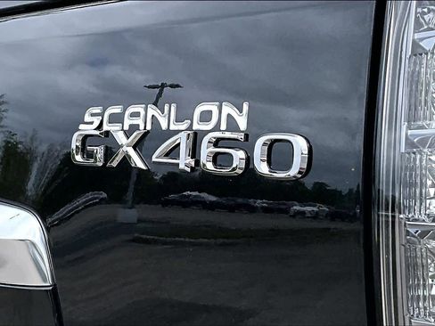 Used 2023 Lexus GX 460 Premium w/ Premium Package image 10