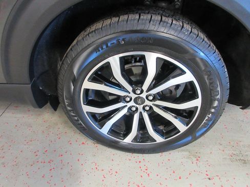 Used 2020 Ford Explorer ST w/ Premium Technology Package image 37