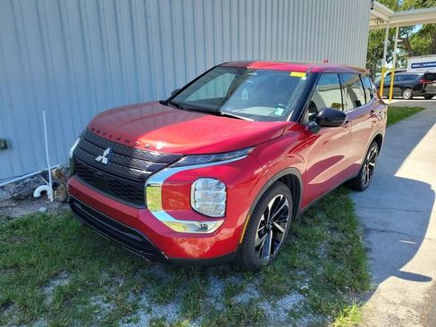 Used 2022 Mitsubishi Outlander SEL Black Edition FWD image 2