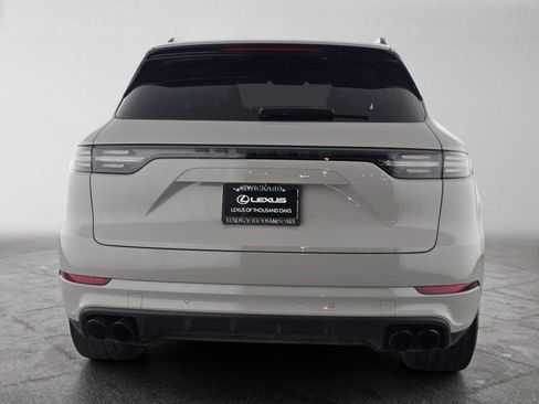 Used 2022 Porsche Cayenne Turbo S w/ Assistance Package AWD/4WD image 4