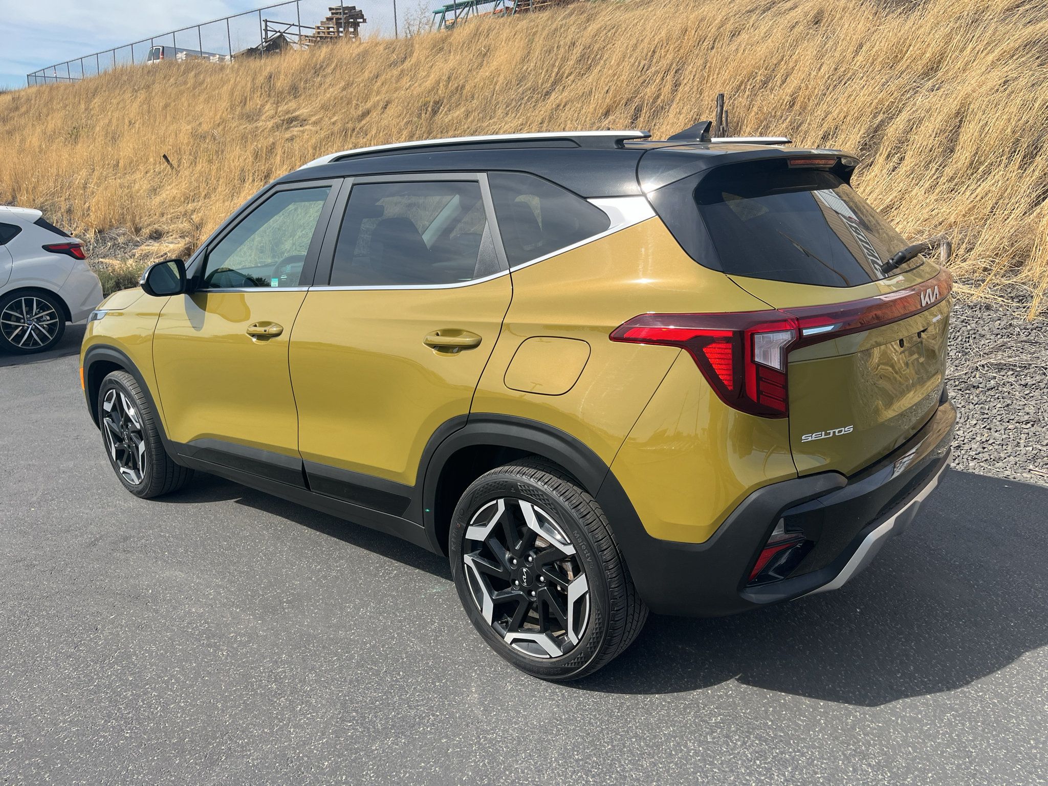 Used 2024 Kia Seltos SX AWD/4WD image 3