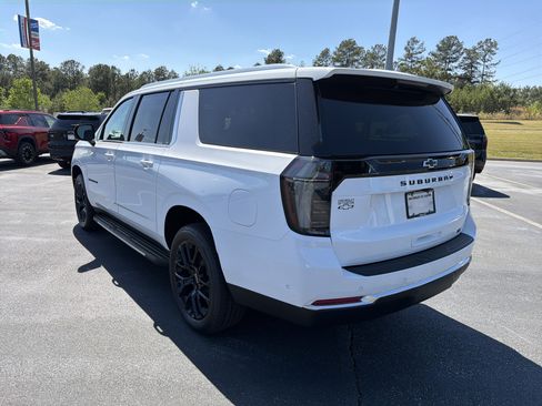 New 2026 Chevrolet Suburban LT w/ Comfort Package image 10