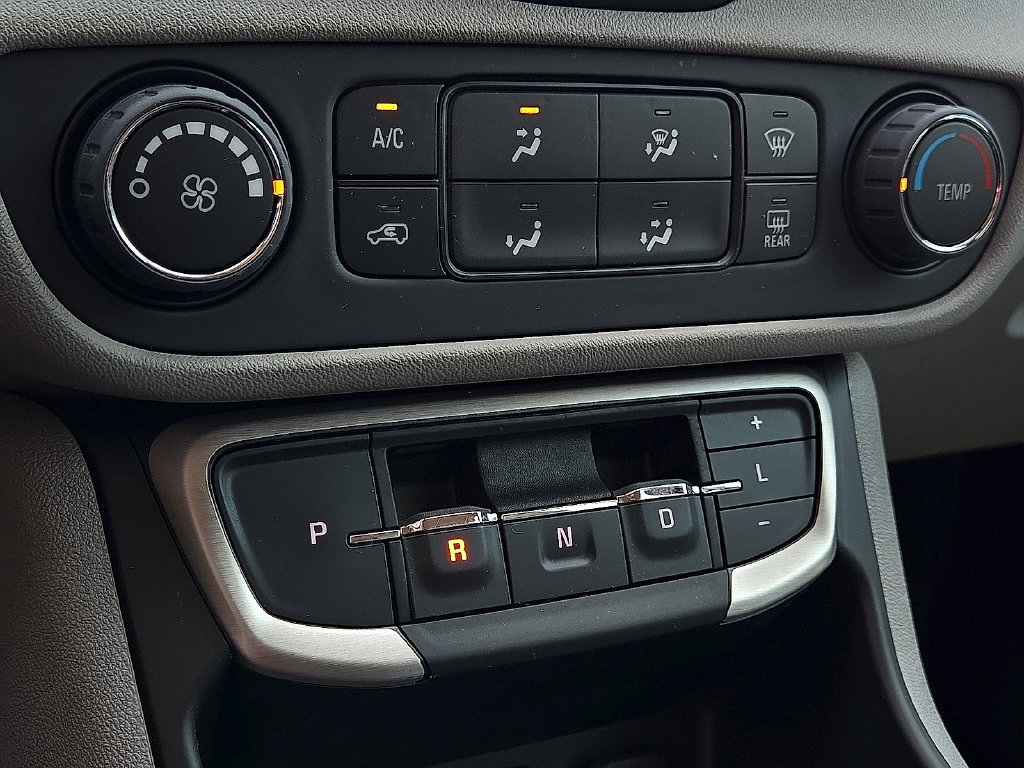 Used 2024 GMC Terrain SLE FWD image 15