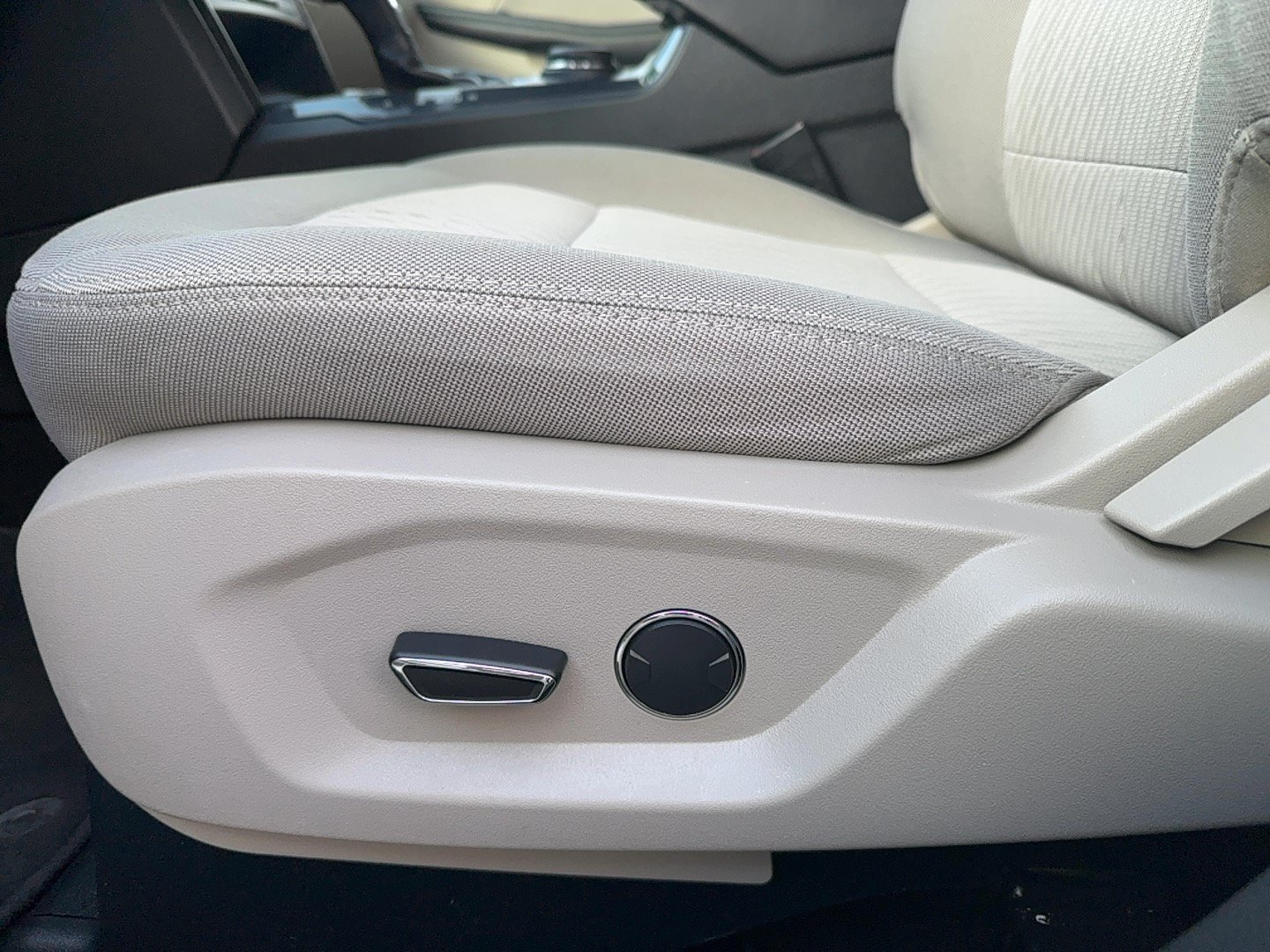 Used 2018 Ford Explorer 4WD image 15