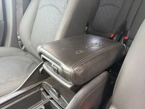 Used 2012 GMC Acadia SL w/ Preferred Package FWD image 29