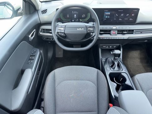 Used 2025 Kia K4 FWD image 12