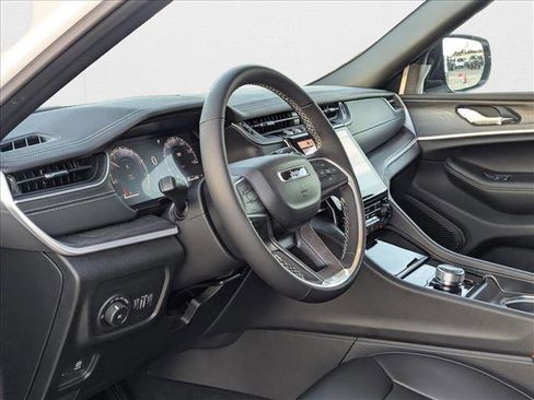 New 2025 Jeep Grand Cherokee Limited w/ Black Appearance Package image 3