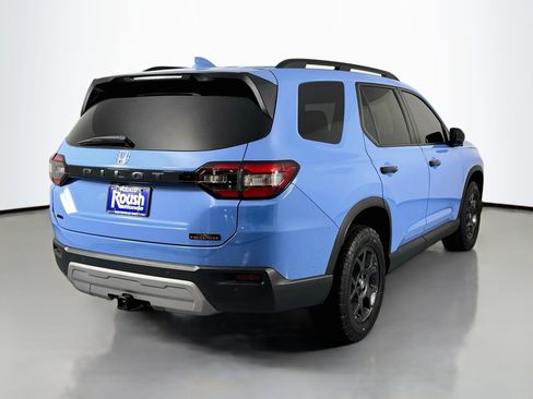 Certified 2025 Honda Pilot TrailSport image 5
