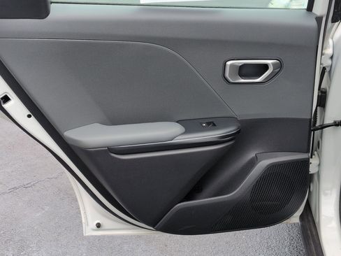 Used 2025 Kia K4 FWD image 28