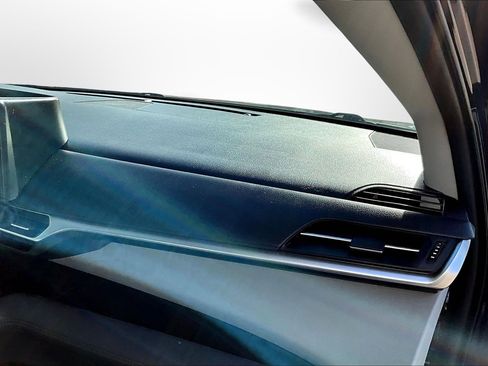 Used 2024 Toyota Sienna XLE image 22