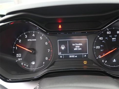 Used 2024 Chevrolet Trax LS w/ LS Convenience Package image 9