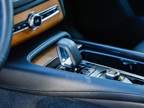 Used 2023 Volvo XC90 T8 Plus image 20