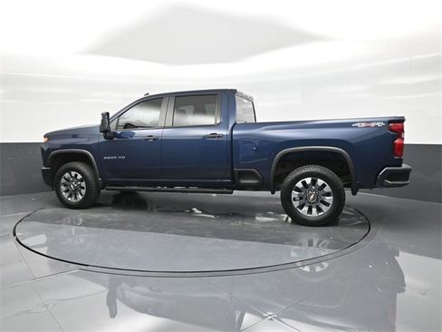 Used 2022 Chevrolet Silverado 2500 Custom w/ Custom Convenience Package image 5
