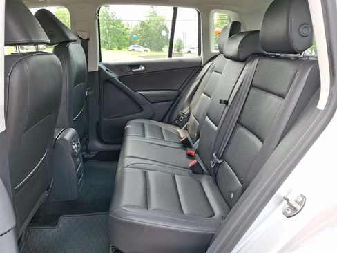 Used 2017 Volkswagen Tiguan S AWD/4WD image 9