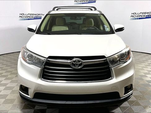 Used 2016 Toyota Highlander XLE image 2