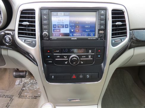 Used 2012 Jeep Grand Cherokee Laredo image 19