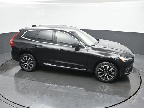 Used 2023 Volvo XC60 B5 Plus image 38