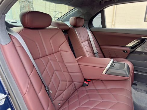 Used 2023 BMW 760i xDrive AWD/4WD image 43
