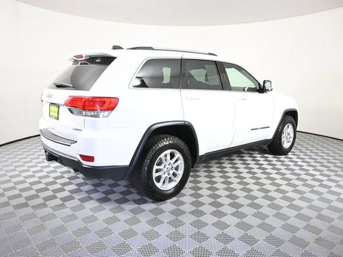 Used 2018 Jeep Grand Cherokee Laredo AWD/4WD image 6