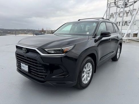 Used 2026 Toyota Grand Highlander XLE image 7