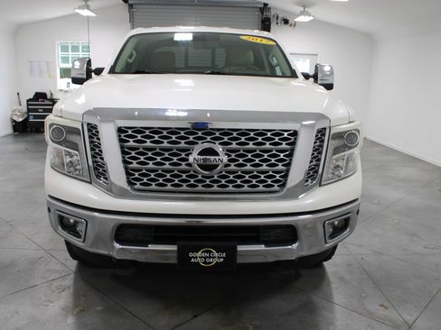Used 2017 Nissan Titan SL RWD image 3