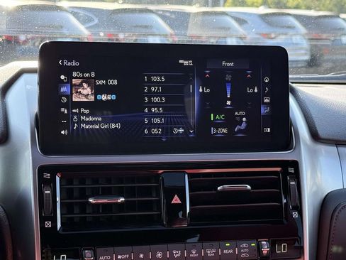 Used 2023 Lexus GX 460 Premium w/ Premium Package AWD/4WD image 10
