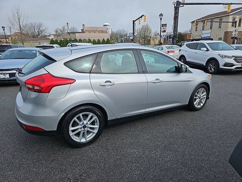 Used 2018 Ford Focus SE FWD image 7