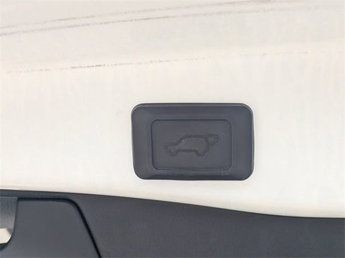 Used 2020 Toyota RAV4 Limited image 13