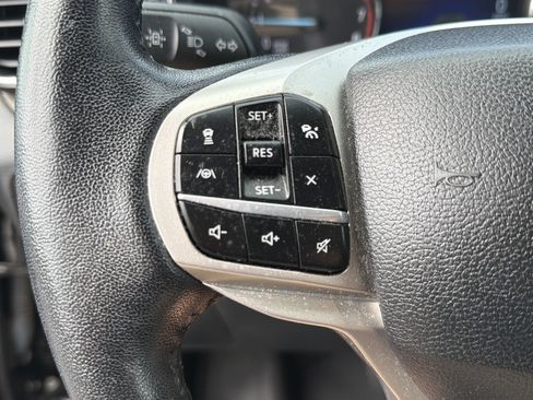 Used 2021 Ford Explorer Limited w/ Equipment Group 301A RWD image 15