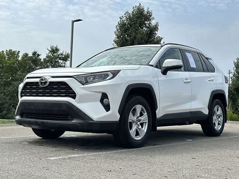 Used 2021 Toyota RAV4 XLE AWD/4WD image 19