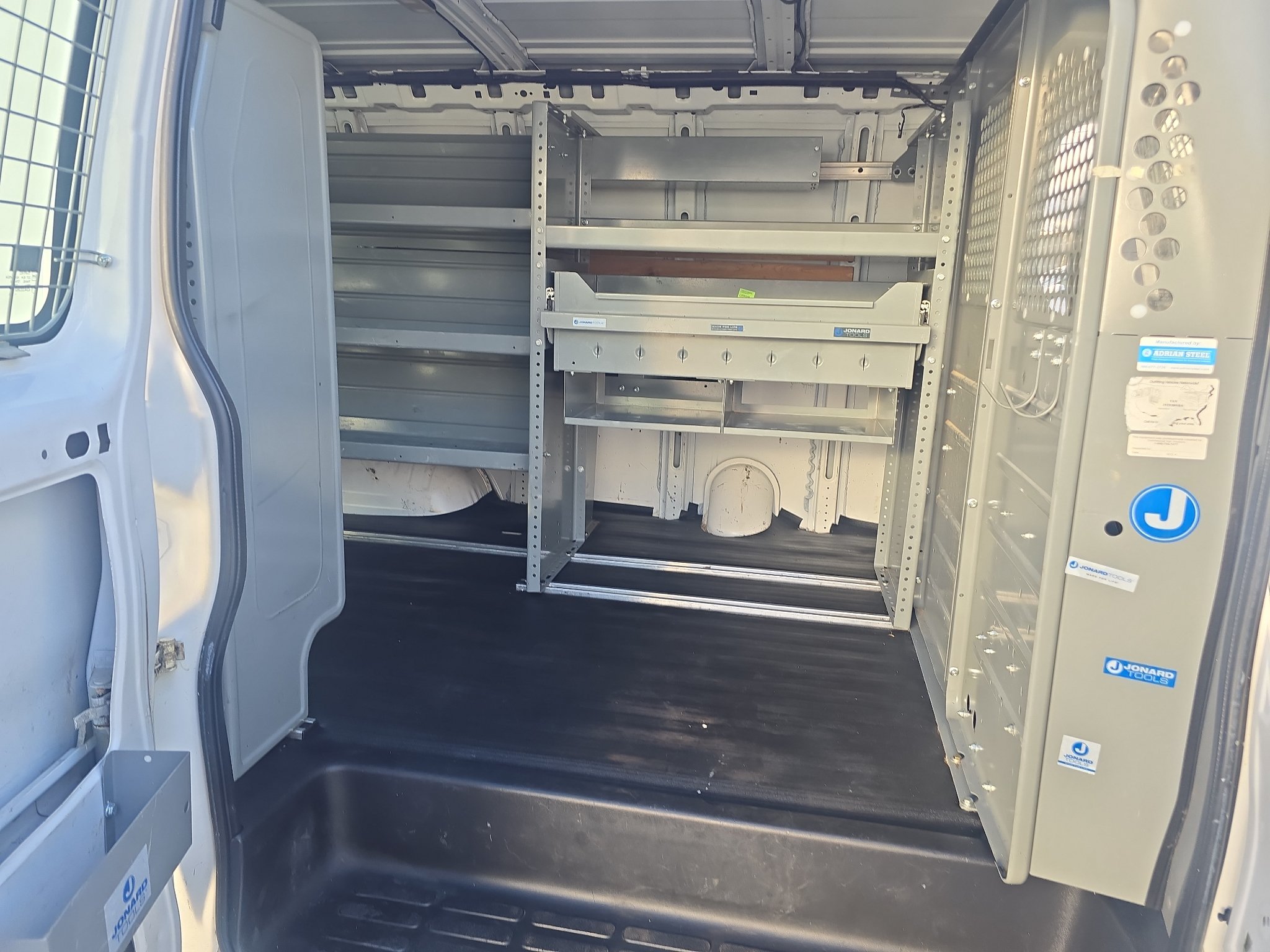 Used 2016 Chevrolet Express 2500 RWD image 13