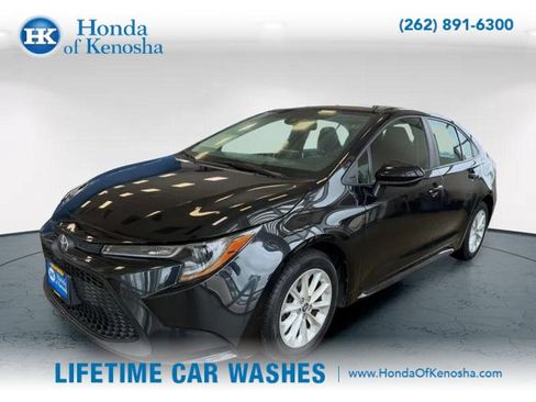 Used 2020 Toyota Corolla LE image 1