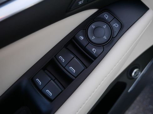 Used 2023 Buick Enclave Avenir w/ Avenir Technology Package AWD/4WD image 22