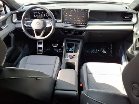 New 2026 Volkswagen Tiguan SE R-Line FWD image 7