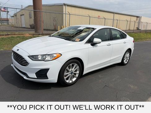 Used 2019 Ford Fusion SE FWD image 3