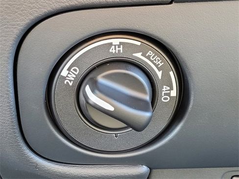 New 2026 Nissan Frontier SV w/ Tow Package image 17