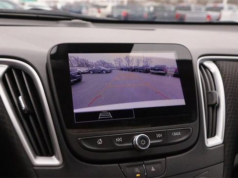 Used 2024 Chevrolet Malibu LT image 16