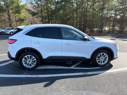 Used 2022 Ford Escape SE image 6