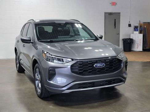 Used 2023 Ford Escape ST-Line AWD/4WD image 4
